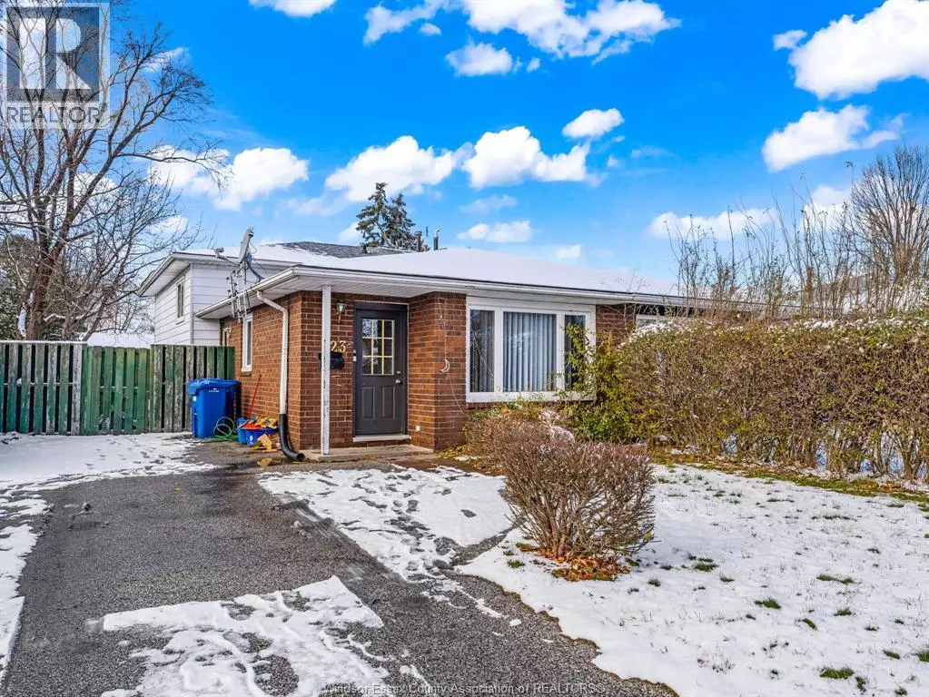 Leamington, ON N8H4J4,23 DONALD AVENUE