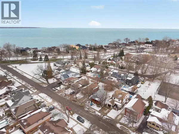 Windsor, ON N8P1C6,556 Clover