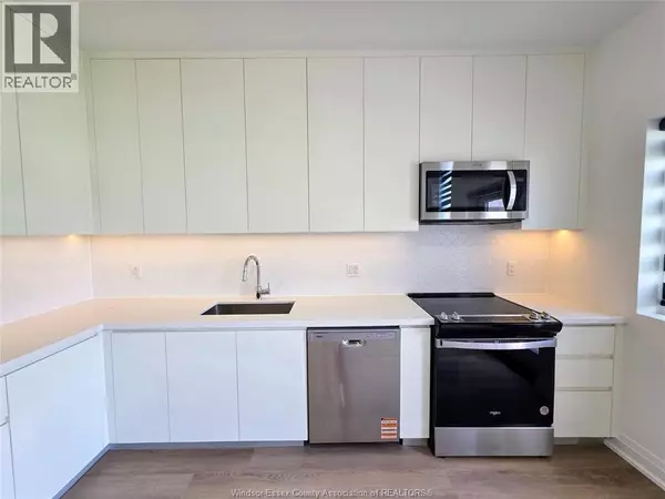 Lasalle, ON N9H0P8,4300 LAURIER Pkwy #221