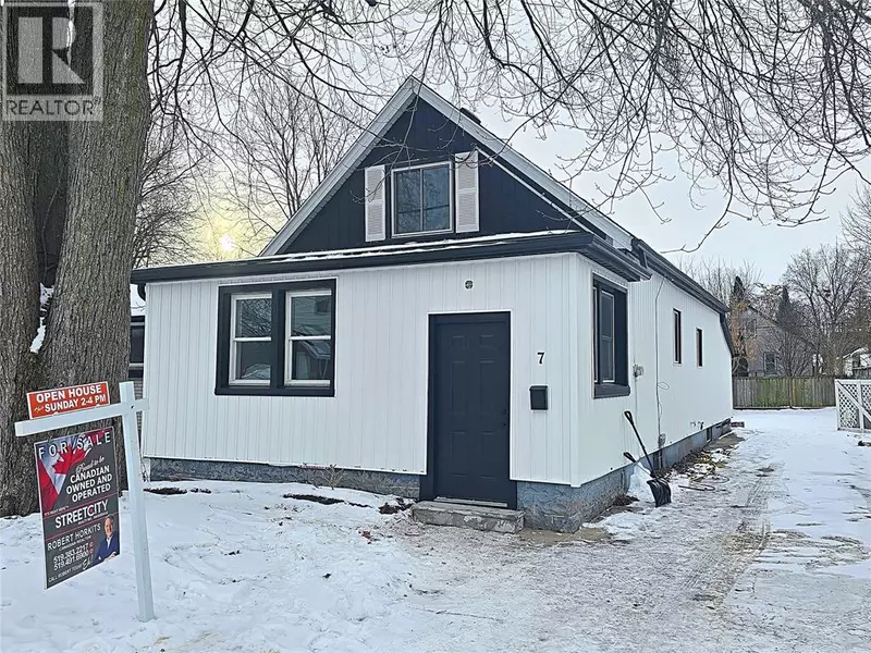 7 FORBES STREET, London, ON N6J1L2