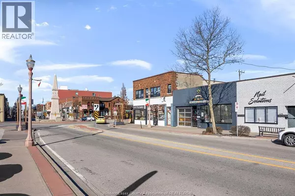 Windsor, ON N9A3Y8,914 ERIE STREET East