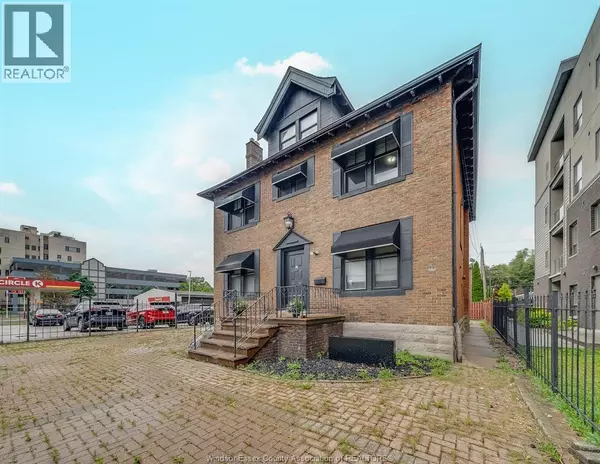 Windsor, ON N9A4J5,961 OUELLETTE AVE #3