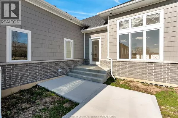 Amherstburg, ON N9V0J2,35 SANDCASTLE