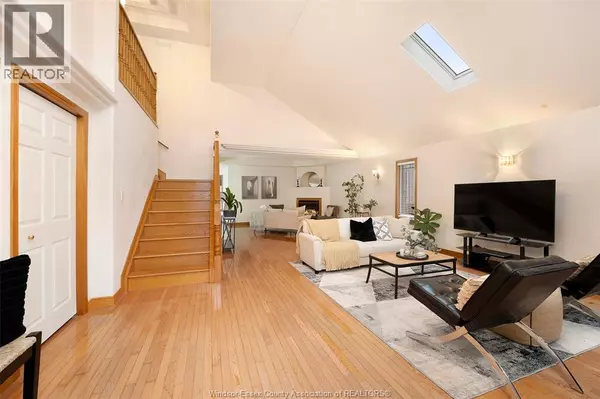 Windsor, ON N9E4R3,469 John Harvey Crescent