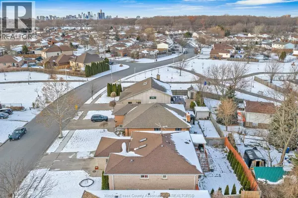 Windsor, ON N8X4Z5,1430 SOUTH PACIFIC AVENUE