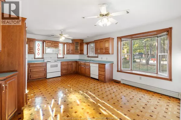 Tecumseh, ON N8N1B6,13918 RIVERSIDE DRIVE East