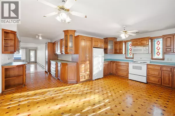 Tecumseh, ON N8N1B6,13918 RIVERSIDE DRIVE East