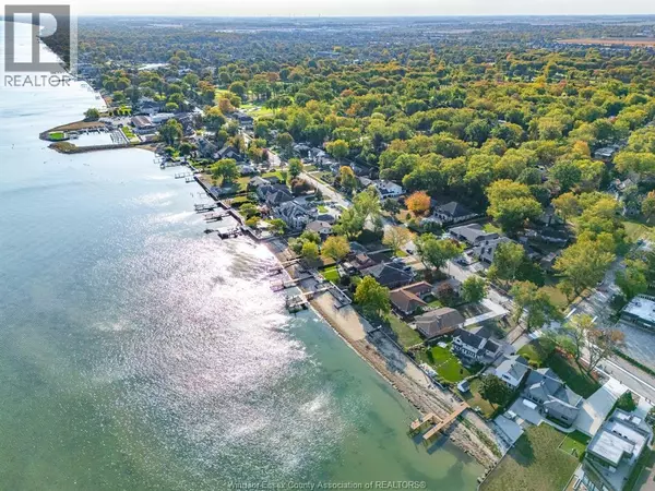 Tecumseh, ON N8N1B6,13918 RIVERSIDE DRIVE East