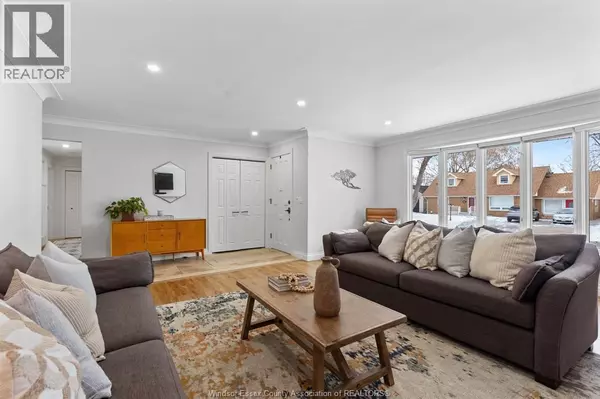 Windsor, ON N9E2P7,2733 MCKAY AVENUE