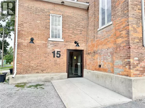 Vittoria, ON N0E1W0,15 LAMPORT Street