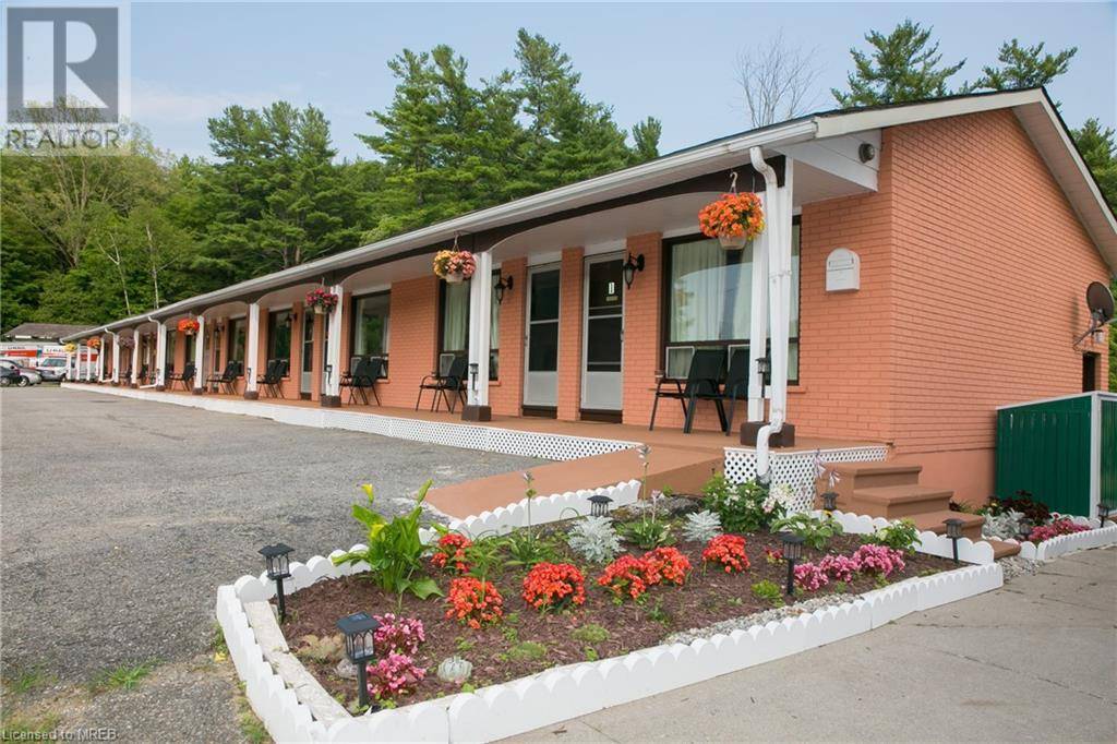 Seeleys Bay, ON K0H2N0,299 15 Highway