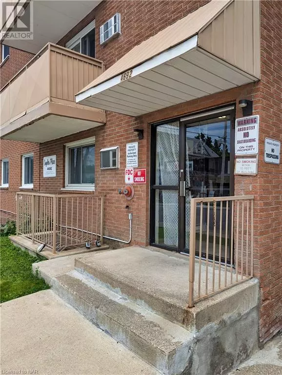 Niagara Falls, ON L2E3V8,4692 CRYSLER Avenue Unit# 305