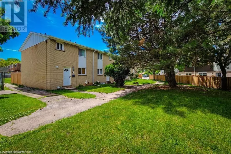 62 RIVERDALE Drive Unit# 26, Hamilton, ON L8E1K3