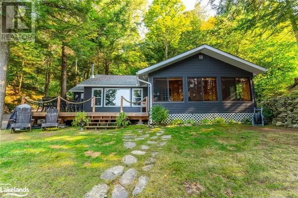 1017 TANAMAKOON Lane, Haliburton, ON K0M1S0