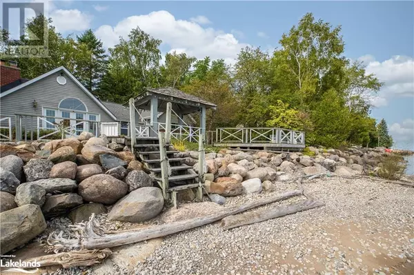 Thornbury, ON N0H2P0,86 LAKESHORE Drive