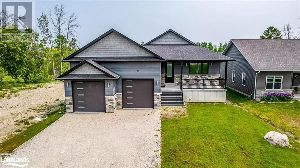 18 LAKESHORE Road, Wasaga Beach, ON L9Z2Y5