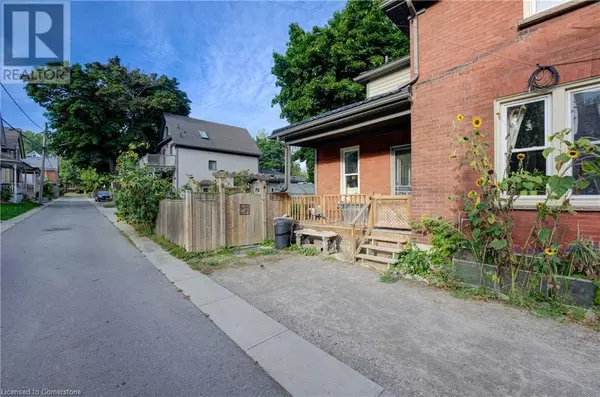 Kitchener, ON N2H4L8,15 ST LEGER Street