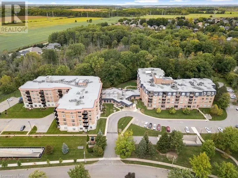 8111 FOREST GLEN Drive Unit# 225, Niagara Falls, ON L2H2Y7