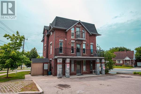 489 EAST Avenue Unit# B, Kitchener, ON N2H0A8