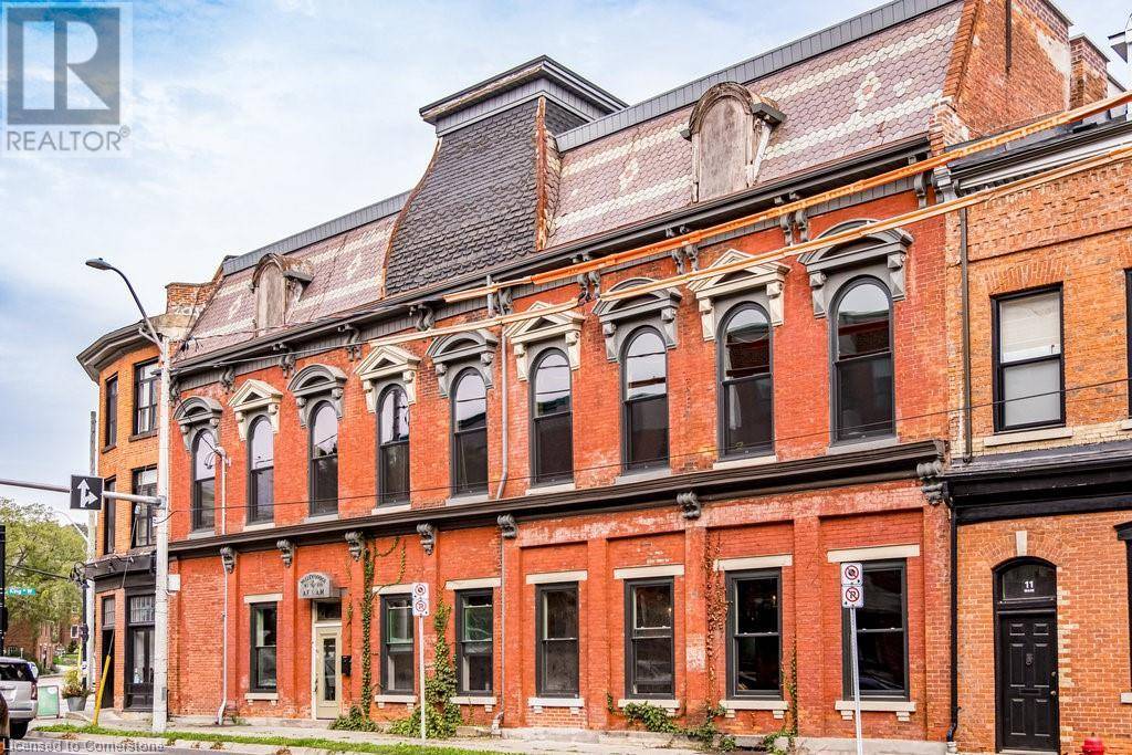 3 MAIN Street, Dundas, ON L9H2P7