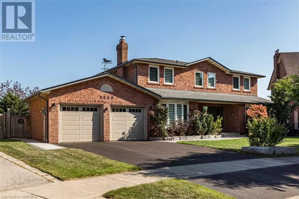 Oakville, ON L6H3J6,1440 IVY Court