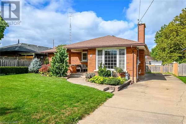 17 TAMARACK Avenue, St. Catharines, ON L2M3B8