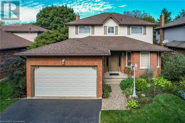 15 SUMNER Crescent, Grimsby, ON L3M5E2