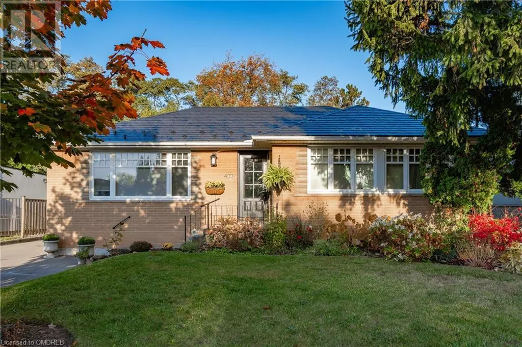 Oakville, ON L6J4X3,433 PINEGROVE Road