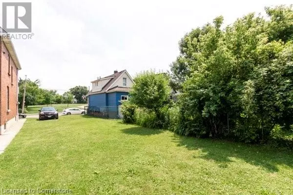 Hamilton, ON L8H5G4,309 WEIR Street N