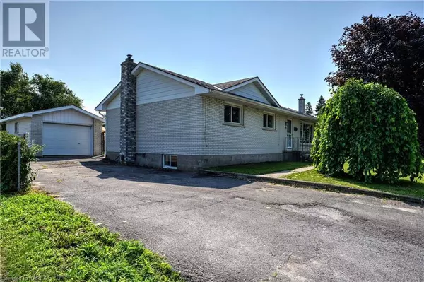 Amherstview, ON K7N1R1,87 OXFORD Crescent