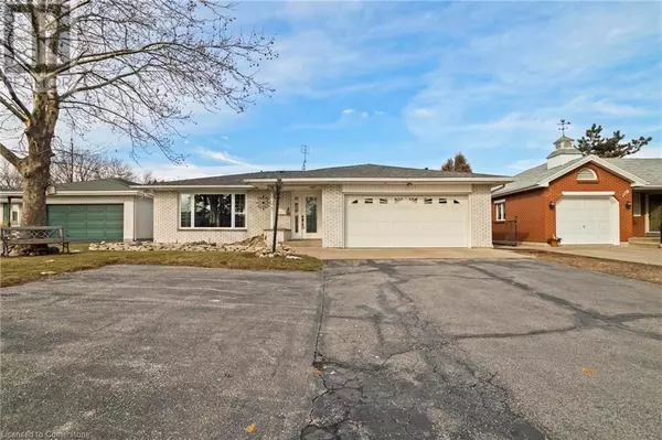 Leamington, ON N8H2B8,121 OAK Street W