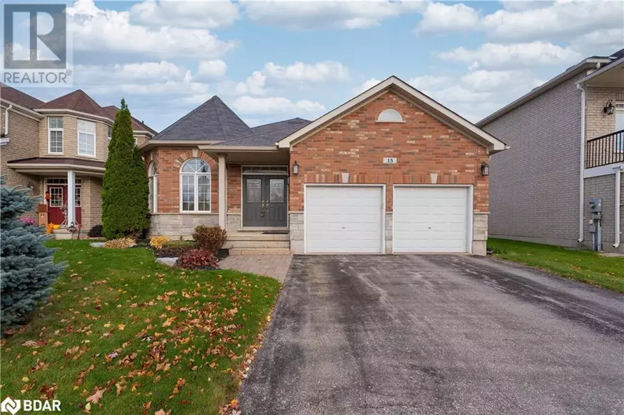 15 PRINCE WILLIAM Way, Barrie, ON L4N0Y9