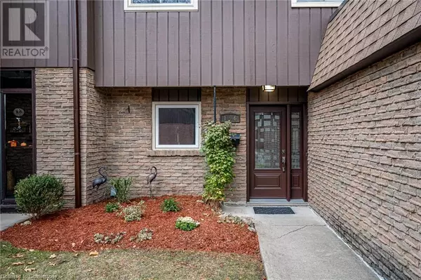 Burlington, ON L7P3M3,2301 CAVENDISH Drive Unit# 106