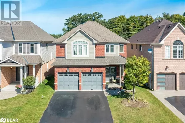 64 WESTMINSTER Circle, Barrie, ON L4M0A5