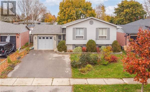 18 LATZER Crescent, Brantford, ON N3V1E1