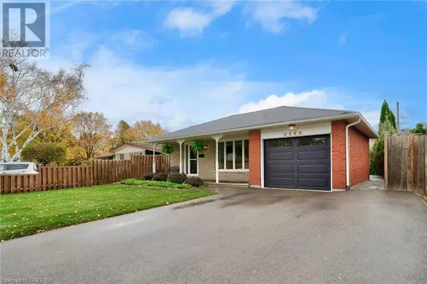 Burlington, ON L7L3N1,5500 ROMANWOOD Crescent