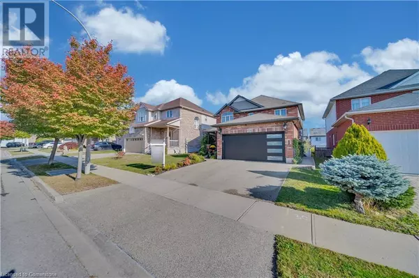 Kitchener, ON N2E4C4,15 YARROW Court