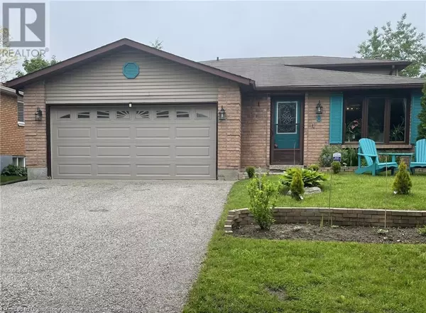 8 WELLS Crescent, Barrie, ON L4N5W5