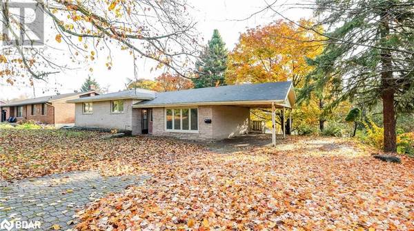 18 KENNEDY Drive, Fenelon Falls, ON K0M1N0