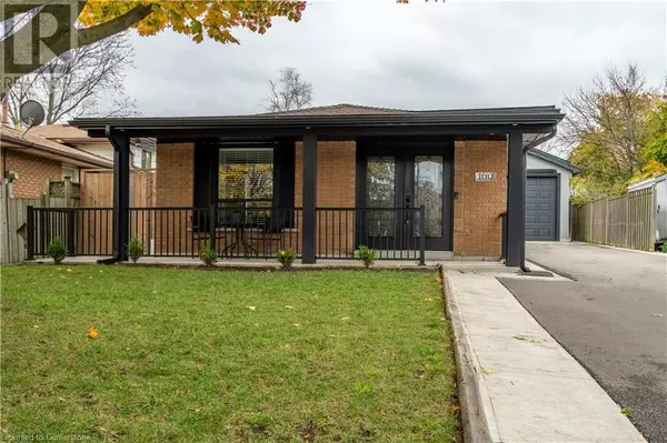 100 BOSTON Crescent, Hamilton, ON L8T4N2