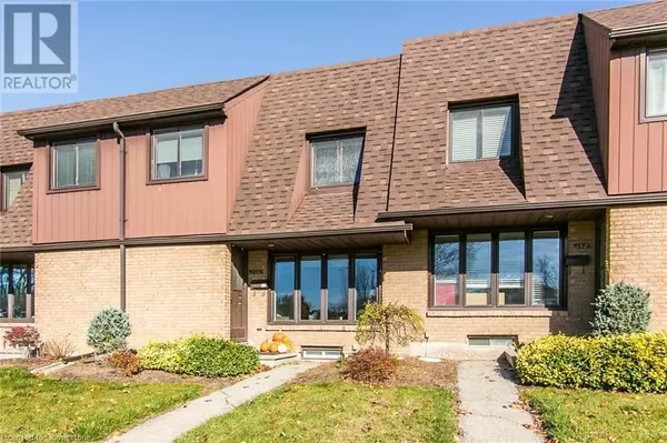 130 KINGSWOOD Drive Unit# 33, Kitchener, ON N2E1S9