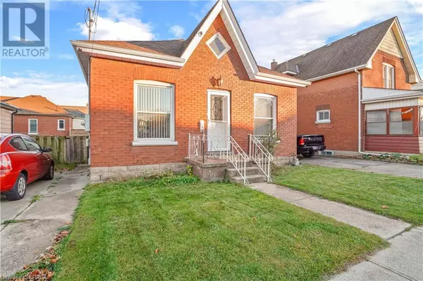 Brantford, ON N3S1M2,46 BISHOP Street