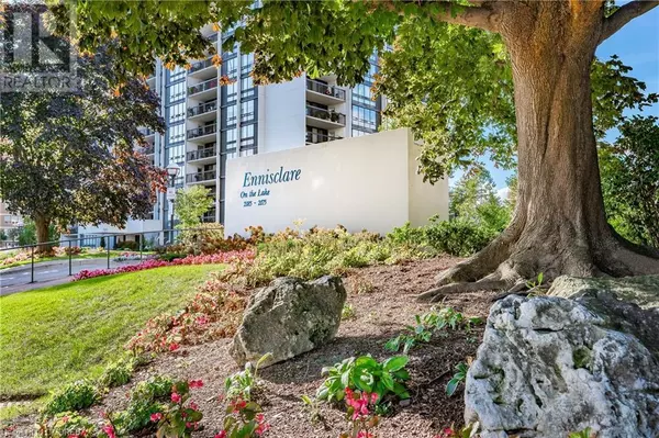 Oakville, ON L6L5L5,2175 MARINE Drive Unit# PH6