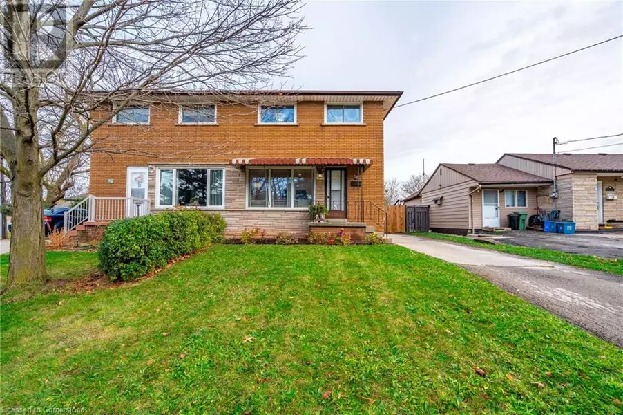 18 WARWICK Road, Stoney Creek, ON L8E1Y3