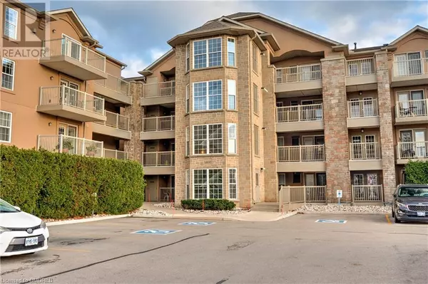 Oakville, ON L6M4N4,1460 BISHOPS Gate Unit# 306