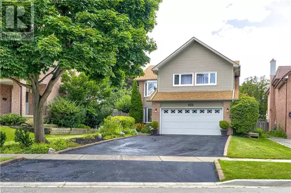 Oakville, ON L6H4K9,1095 QUEENS Avenue