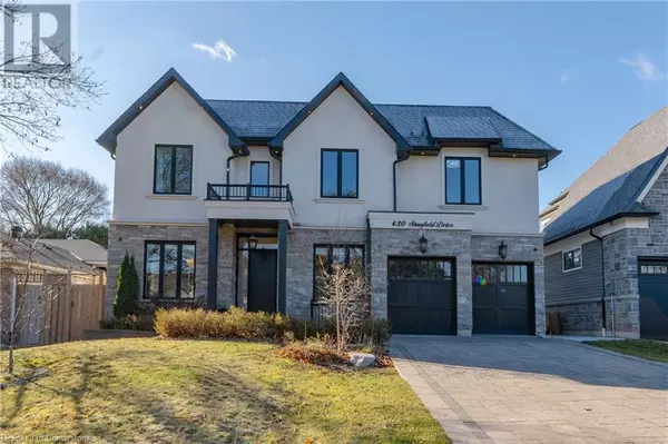 430 STANFIELD Drive, Oakville, ON L6L3P9