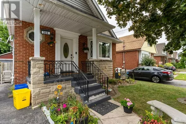 Hamilton, ON L8K3P2,252 GLENCAIRN Avenue