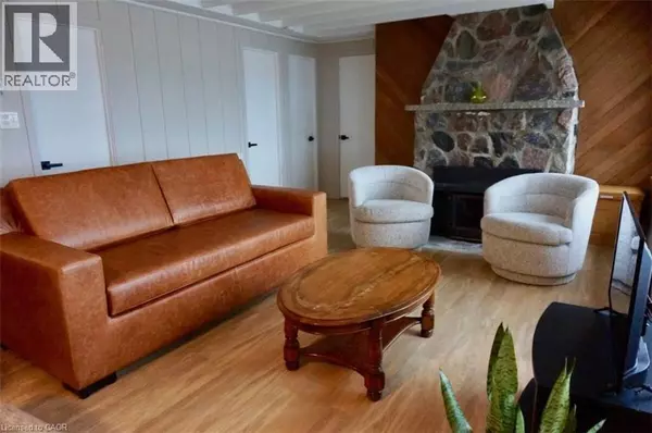 Tiny, ON L9M0J2,1536 TINY BEACHES Road N