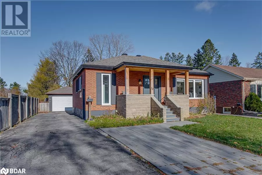 74 STRABANE Avenue, Barrie, ON L4M2A2